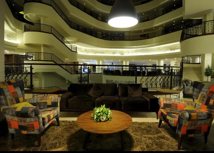 公寓式酒店 Gold Main Building 3 Bedroom 阿拉尼亚