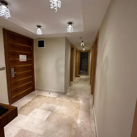 Gold Main Building 3 Bedroom Apart-hotel