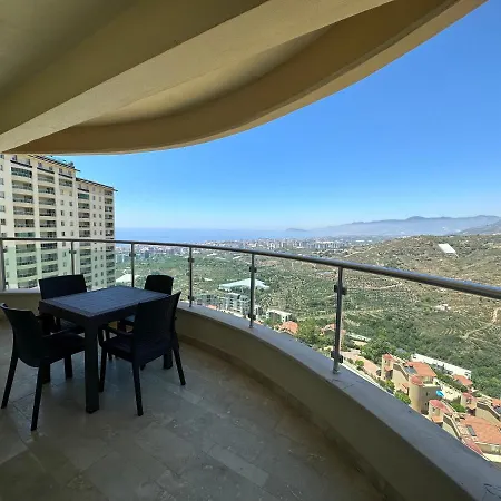 Gold Main Building 3 Bedroom Hotel apartamentowy Alanya