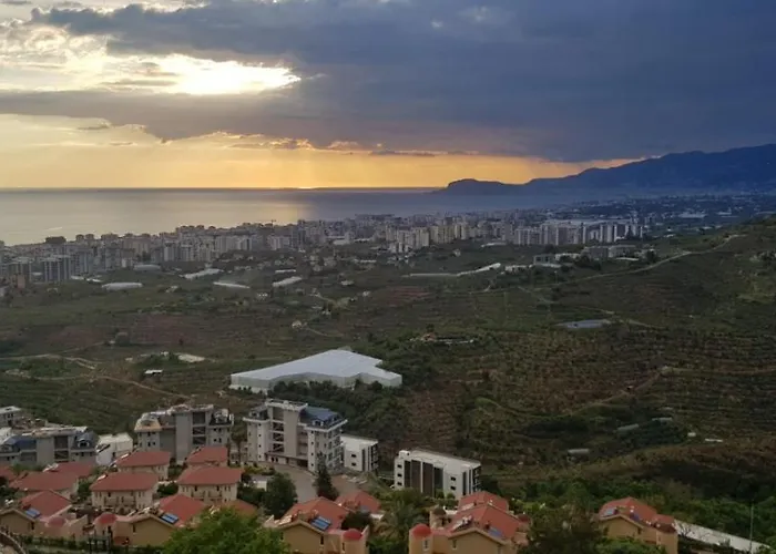 Gold Main Building 3 Bedroom 3* ألانيا